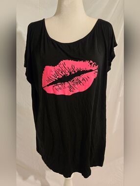 Alife Black Short-Sleeve Tee with Neon Pink Lip Print